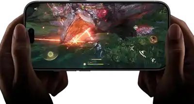جهاز iPhone 18 Pro، الجهة الخارجية الأمامية، يعرض قدرات أداء شريحة A20 Pro مع مشهد من لعبة Monster Hunter Outlanders