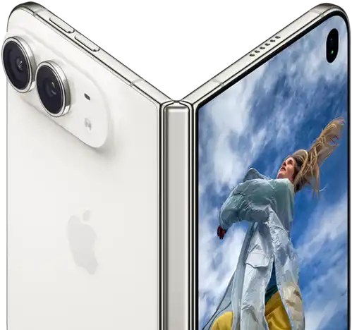 جهاز iPhone Duo، مفتوح جزئياً على شكل كتاب مع آلية المفصل في الوسط، اللوحة الخلفية الخارجية في الجهة اليسرى تحتوي على شعار Apple وكاميرا مزدوجة، الشاشة الخارجية في الجهة اليمنى تعرض صورة بورتريه لشخص بشعر أشقر