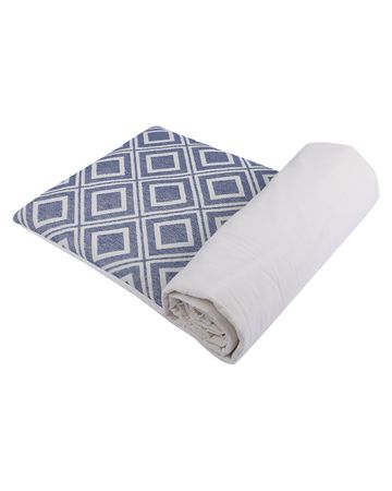 Karam Intravenous Quilt Cover
