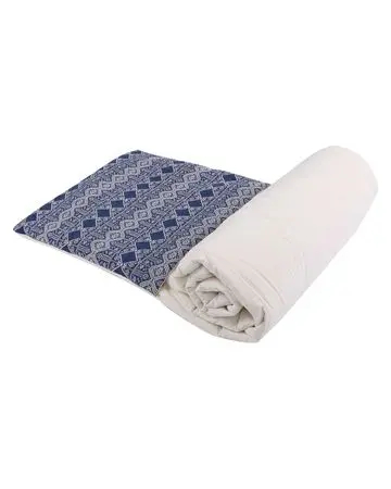 Karam Artistic Quilt Cover
