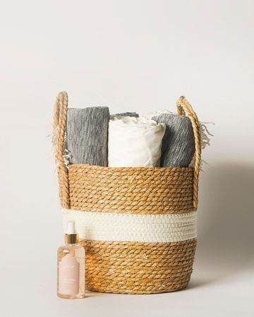 Shababuna Gift Set (Prayer Mat, Prayer Dress with Scarf & Taif Rose Linen Spray)