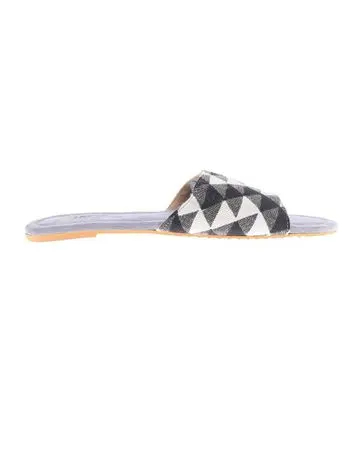 Mishkat Nagam Babouche Slippers