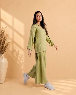 مشكاة نسيم طقم سفر نسائي قطعتين(نسيم قميص واسع مطرز + نسيم بنطلون)  - أخضر