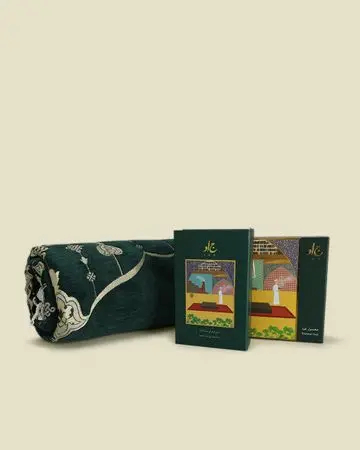 Shababuna Dearest Gift Set {Mamoul, Prayer Mat, Perfume}