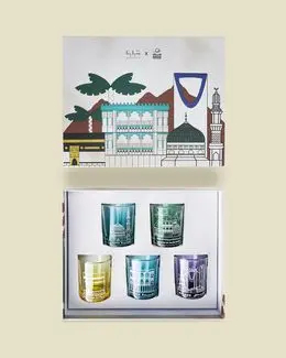 شبابنا × هناك أكواب زجاجية من مجموعة المملكة