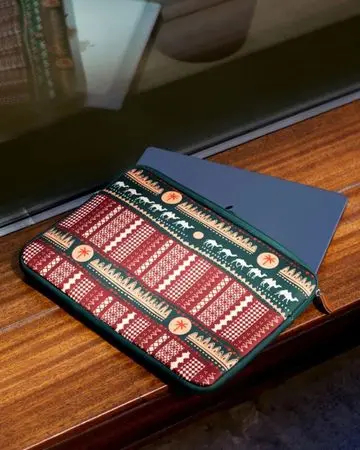 Shababuna X Hnak The Camel Laptop Sleeve